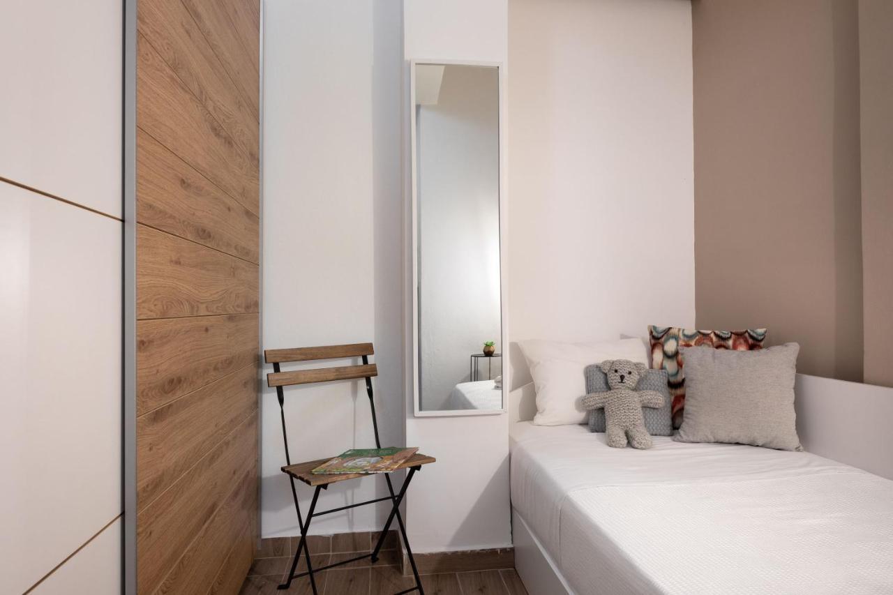 Mystique 2 Bd Aparment By Blupine Apartment Атина Екстериор снимка