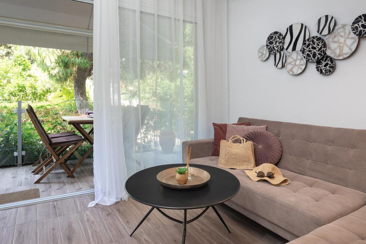 Mystique 2 Bd Aparment By Blupine Apartment Атина Екстериор снимка