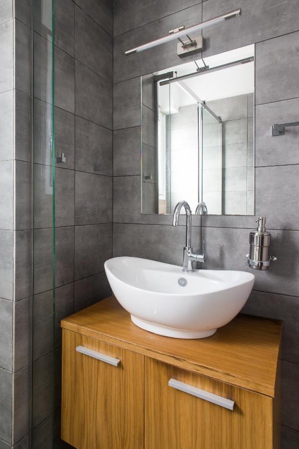 Mystique 2 Bd Aparment By Blupine Apartment Атина Екстериор снимка